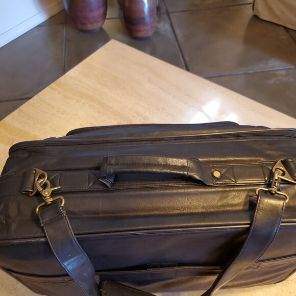 Briefcase Leather Carry On / Garment Bag Carry On luggage - Picture 15 of 16